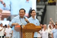 Ketua Umum Partai Gerindra Prabowo Subianto bersama Wali Kota Surakarta Gibran Rakabuming. (Facebook.com/@Prabowo Subianto)