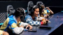 Cawapres nomor urut 2, Gibran Rakabuming Raka unjuk gigi dalam permainan Mobile Legends (ML) bareng gamers Meyden, Catheeez, dan Raffi Ahmad di ICE, BSD. (Dok. TKN Prabowo - Gibran)