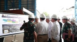 Menteri Pertahanan Prabowo Subianto saat melakukan inspeksi terkait modernisasi kapal di PT PAL Indonesia, Surabaya. (Dok. Tim Media Prabowo Subianto)

