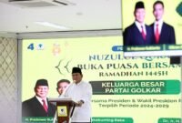 Presiden dan Wakil Presiden terpilih Prabowo Subianto dan Gibran Rakabuming Raka menghadiri Nuzulul Qur’an dan Buka Puasa bersama Partai Golkar di DPP Golkar. (Dok. Tim Media Prabowo)