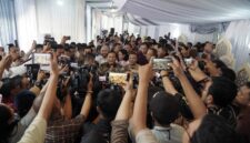 Menteri Pertahanan sekaligus Presiden terpilih periode 2024-2029 Prabowo Subianto sempat mengucapkan mohon maaf lahir batin. (Dok. Tim Media Prabowo)


