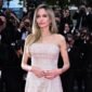 Aktris Angelina Jolie saat hadir di Festival Film Cannes 2025. (Instagram.com/@ashotmagazine)
